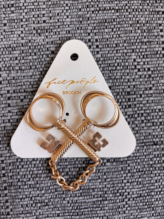 Free People Accessories - Free People “Unlock Your Love” Gold-Tone Key Brooch NWT